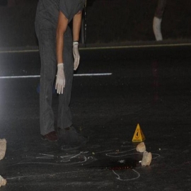 Muere al tratar de ganar el paso a un automóvil en la Mérida-Chetumal