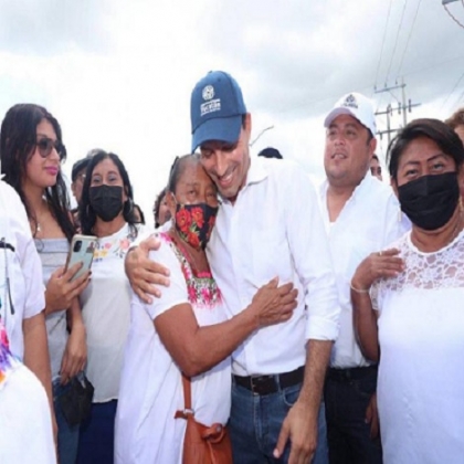 El Gobernador Mauricio Vila Dosal entregó trabajos de construcción y repavimentación de calles en Kanasín
