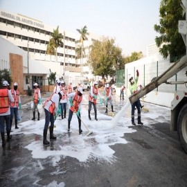 El Gobierno del Estado y Cemex unen esfuerzos para limpieza y desinfección de áreas de acceso a hospitales públicos