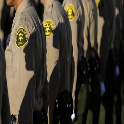 Numerosos sheriffs estadunidenses dicen que no aplicarán los mandatos «inconstitucionales» de Biden sobre la ‘vacuna’ COVID