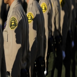 Numerosos sheriffs estadunidenses dicen que no aplicarán los mandatos «inconstitucionales» de Biden sobre la ‘vacuna’ COVID