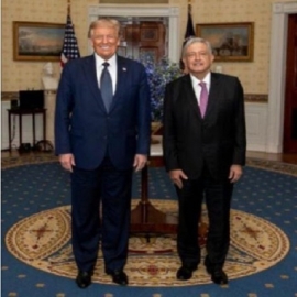 Concluye cena en la Casa Blanca y Ebrard presume foto de los mandatarios
