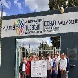 Maestros de los planteles Cobay en 'protesta' pacifica por falta de pago