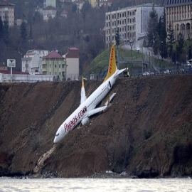 Así recuperó Turquía el avión que casi cae por un acantilado