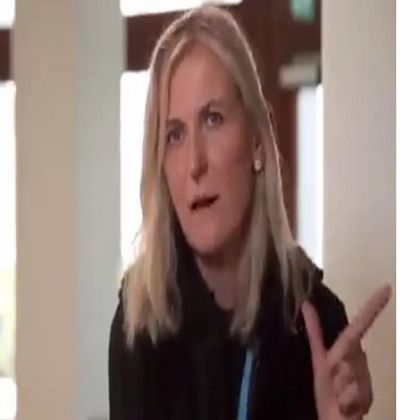 Astrid Stuckelberger, denunciante de la OMS, cierra la conferencia de Estocolmo mientras presenta su investigación sobre la agenda del «miedo del virus al control digital»