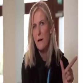 Astrid Stuckelberger, denunciante de la OMS, cierra la conferencia de Estocolmo mientras presenta su investigación sobre la agenda del «miedo del virus al control digital»