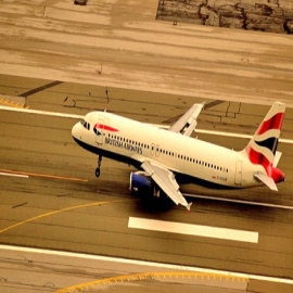Cuatro pilotos de British Airline murieron en una semana, la aerolínea descarta la relación con la vacuna, pero pocos están convencidos