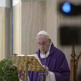 El Papa reza por los medios de comunicación que permiten que la gente no esté tan aislada