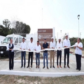 Entrega el Gobernador Mauricio Vila Dosal los trabajos de remodelación del Centro de Salud de Ucú