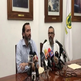 Respecto a los casos confirmados, les informo que los cuatro pacientes están estables, aislados en sus hogares, monitoreados constantemente por personal médico de la SSY.