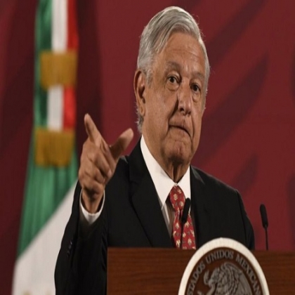 WSJ acusa a AMLO de causar “terror” a empresarios; él dice que terminó “la robadera”