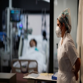 El estado “más vacunado” de EE.UU. experimenta un enorme aumento de las hospitalizaciones y muertes por Covid-19