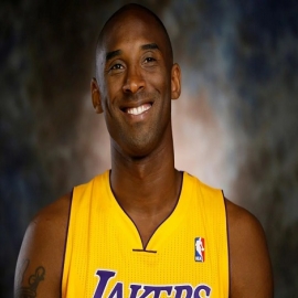 18 imágenes de los homenajes de los fans a Kobe Bryant en Los Ángeles