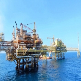 Los precios del petróleo tienen alza histórica de 24.6%; la mezcla mexicana sube a 16.05 dólares el barril