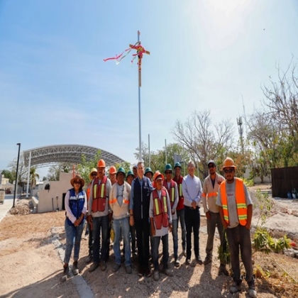 El Ayuntamiento reconoce, en el Día de la Santa Cruz, la labor de los trabajadores de la construcción