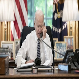 Más de la mitad de los votantes cuestionan la alerta de Biden sobre el calentamiento global
