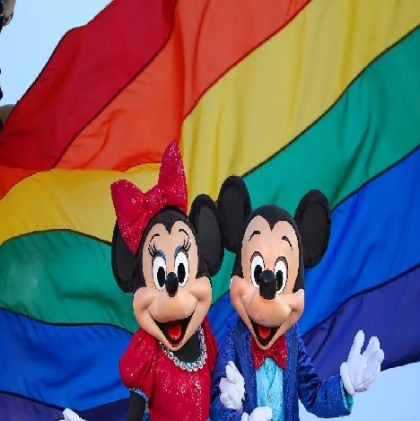 Ejecutivo de Disney reconoce que quiere que los niños vean contenido LGTBI