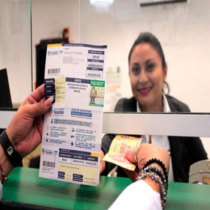 El Gobernador Mauricio Vila Dosal anuncia que su Gobierno apoyará a las familias yucatecas con el pago, por dos meses, del 100% de los costos de los servicios de agua potable y recolección de basura, así como del 50% de la cuota en su recibo de luz