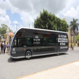 El Ie-tram, unidad 100% eléctrica, estará en exhibición desde este día hasta el jueves 13 de julio, enfrente del Palacio Municipal de Kanasín