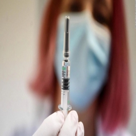 Un estudio asocia las vacunas ARNm con muertes por afecciones cardiacas