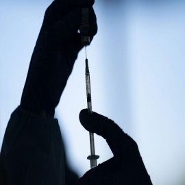 Suecia desecha 8,5 millones de dosis de vacunas Covid: La gente ya no las quiere