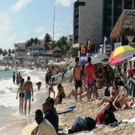 Playa del Carme: Siguen abarrotadas las playas