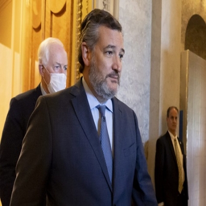 Ted Cruz vuelve a la carga para reincorporar a militares despedidos por mandatos de vacunas