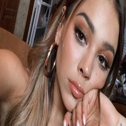 Danna Paola hace suspirar a sus seguidores con un sexy traje de baño de caramelo