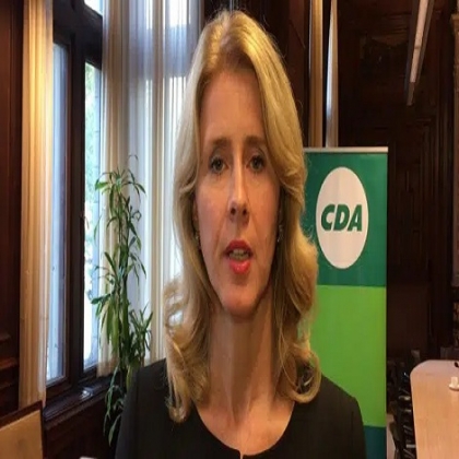 Una ministra holandesa es despedida después de criticar los pasaportes de vacunas como 'ilógicos'
