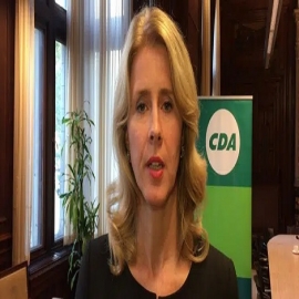 Una ministra holandesa es despedida después de criticar los pasaportes de vacunas como 'ilógicos'