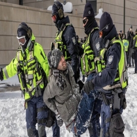 Detenciones y remolque de camiones: Trudeau se ensaña contra los manifestantes en Ottawa