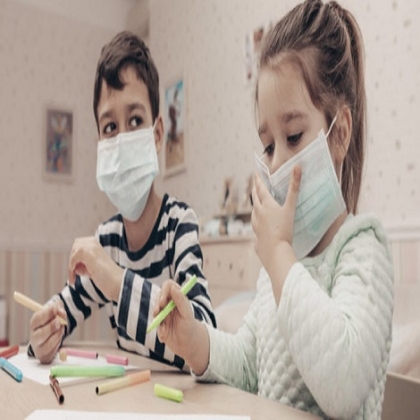 No existen diferencias significativas en la transmisión del virus entre las escuelas con uso opcional y obligatorio de mascarillas, según informe