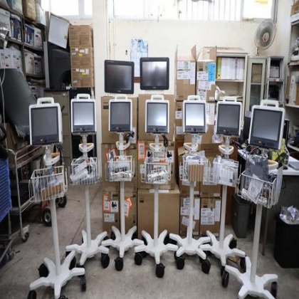 Entregan respiradores y monitores de signos vitales a hospitales públicos