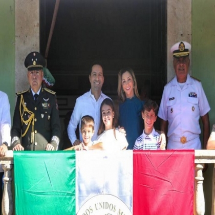 El Gobernador Mauricio Vila Dosal encabeza el desfile cívico-deportivo con motivo del 113 aniversario del inicio de la Revolución Social Mexicana