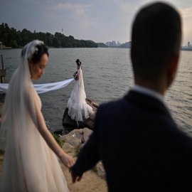 Wuhan, epicentro del COVID-19, vuelve a la normalidad y ya no usan mascarillas