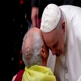 El Papa Francisco pide proteger a los mayores frente a la pandemia de coronavirus
