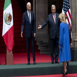 Biden y AMLO abren con brusquedad sus reuniones en México
