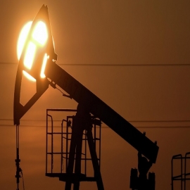 Bloomberg: el petróleo ruso ha resistido las sanciones y hasta ha aumentado su producción