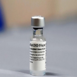 Investigador de Pfizer asegura que la compañía explora mutar el covid para vender nuevas vacunas