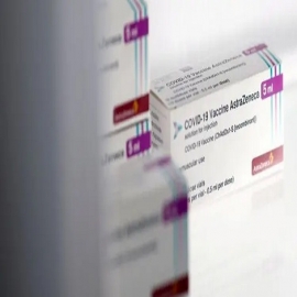 Muere una joven de 18 años tras vacunarse en Italia y el país suspende la vacuna de AstraZeneca para menores de 60 años