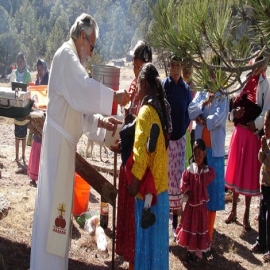 El covid-19 es una lupa que nos revela las inmorales estructuras sociales: sacerdote jesuita