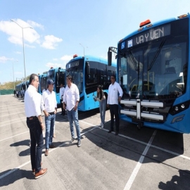 Presenta el Gobernador Mauricio Vila Dosal las nuevas unidades con las que se sumarán más rutas al sistema Va y Ven