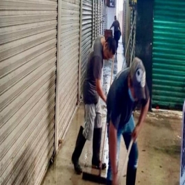 Desinfectan los mercados "Lucas de Gálvez" y "San Benito" de Mérida