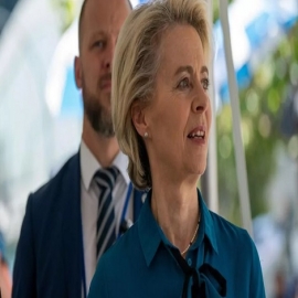 Von der Leyen, de la UE, lanza una advertencia velada a la derecha italiana
