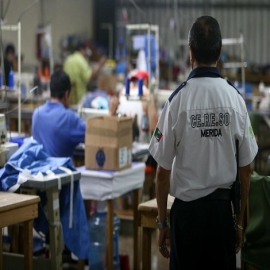 Por indicaciones del Gobernador Mauricio Vila Dosal, personas privadas de su libertad en el CERESO de Mérida producirán cubrebocas para colaborar en la contingencia sanitaria