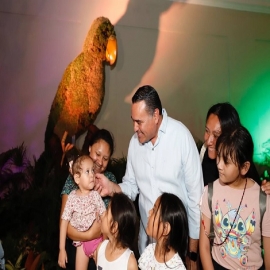 Renán Barrera inaugura el Camino de las Flores en el Pasaje de la Revolución