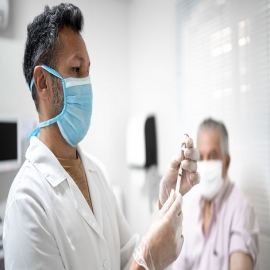 Médicos dan sugerencias para la prevención de eventos adversos por la vacunación contra el COVID-19