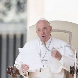 Papa Francisco: Armas nucleares son una grave amenaza para el género humano