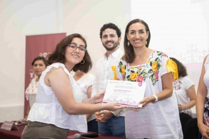 Jóvenes yucatecas concluyen curso sobre programación