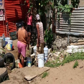 Comunidades enfrentan escasez de agua potable desde hace dos meses